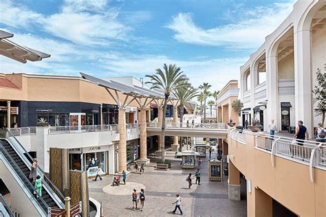 fashion valley san diego.